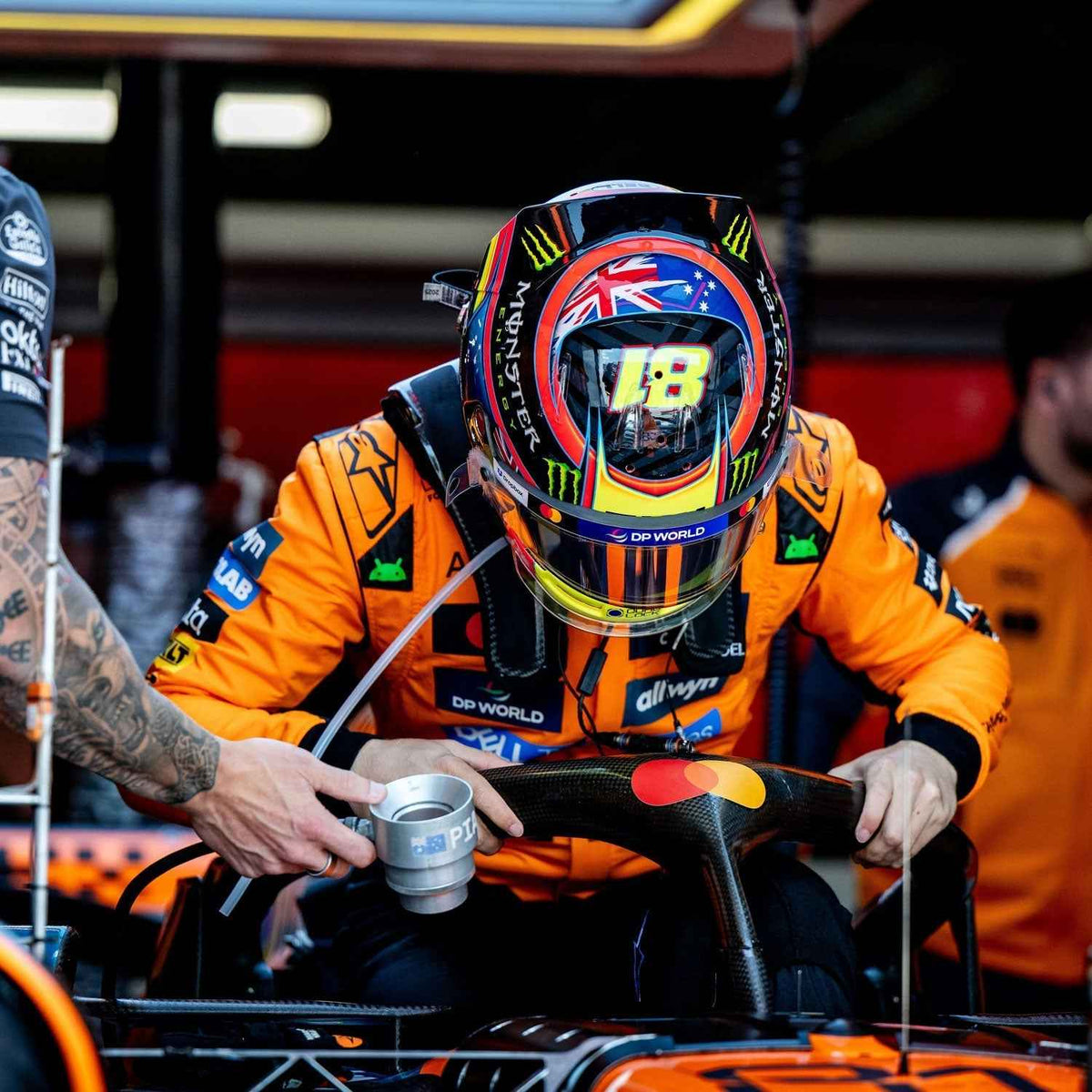 Oscar Piastri 2025 F1 Race Suit Replica McLaren